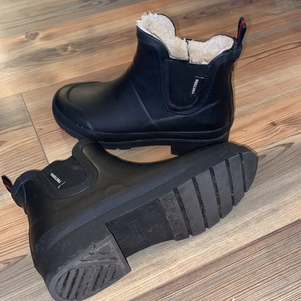 SALE 🎉  Tretorn Lara Lined Mid Boots in Black size 6 Ankle Booties